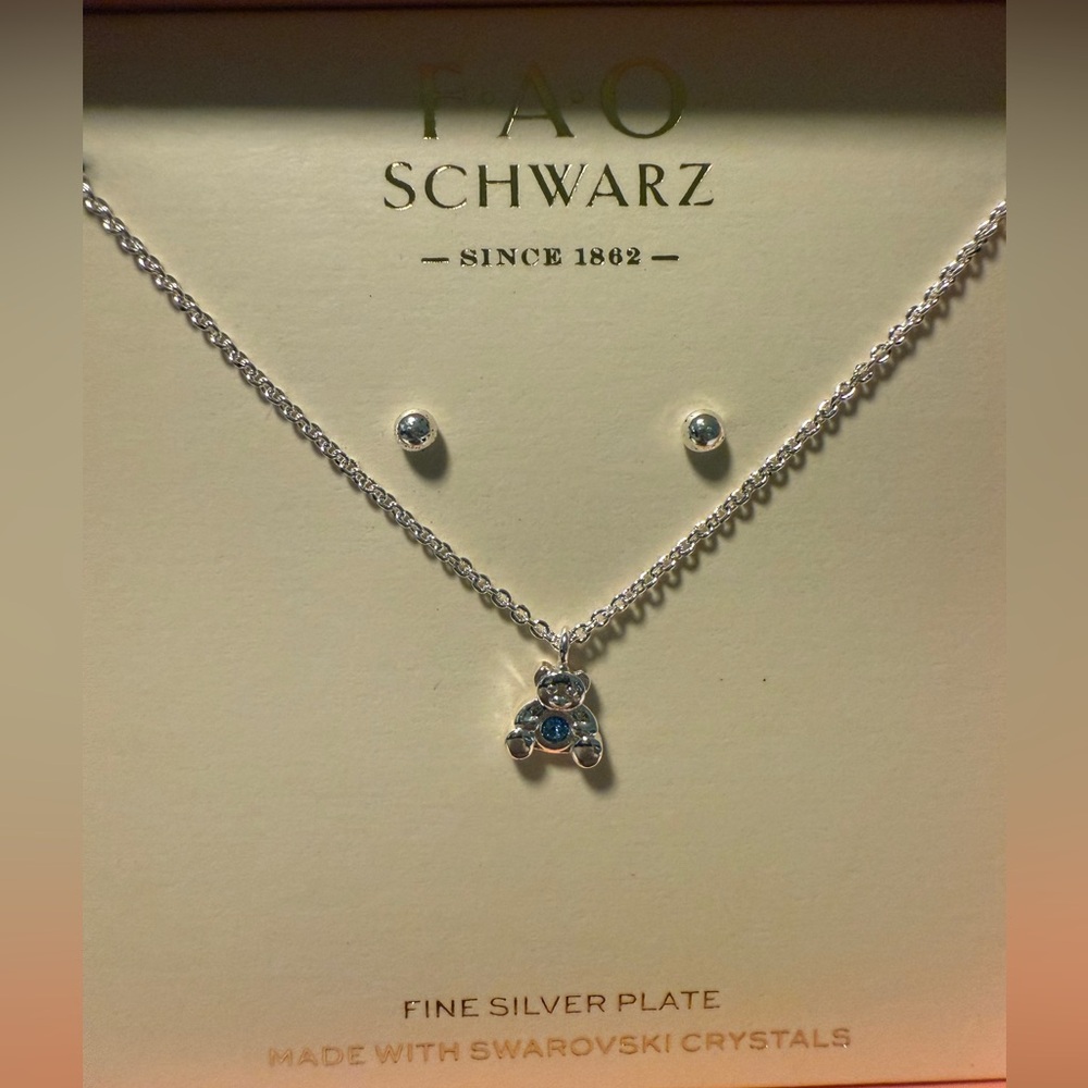 FAO SCHWARZ SILVER NECKLACE WITH BEAR PENDANT & EARRINGS